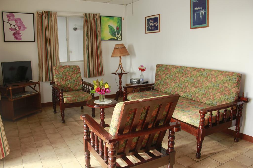 Gem Holiday Beach Resort St. George's Экстерьер фото